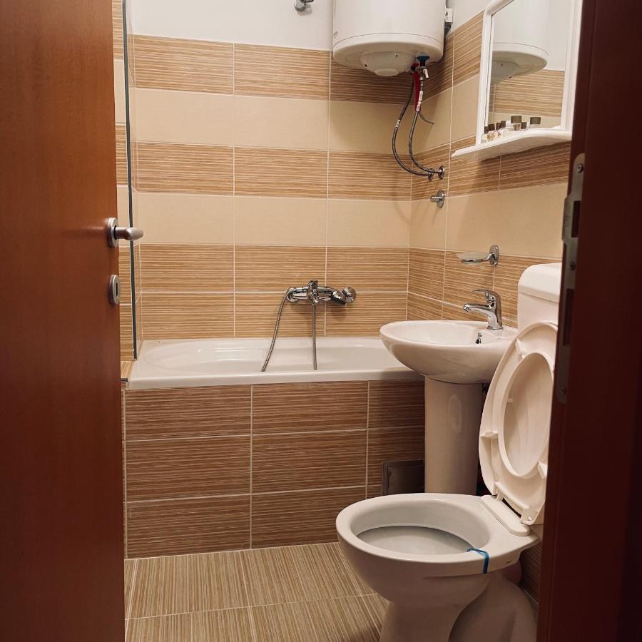 Zora Apartment 普卢日内 外观 照片