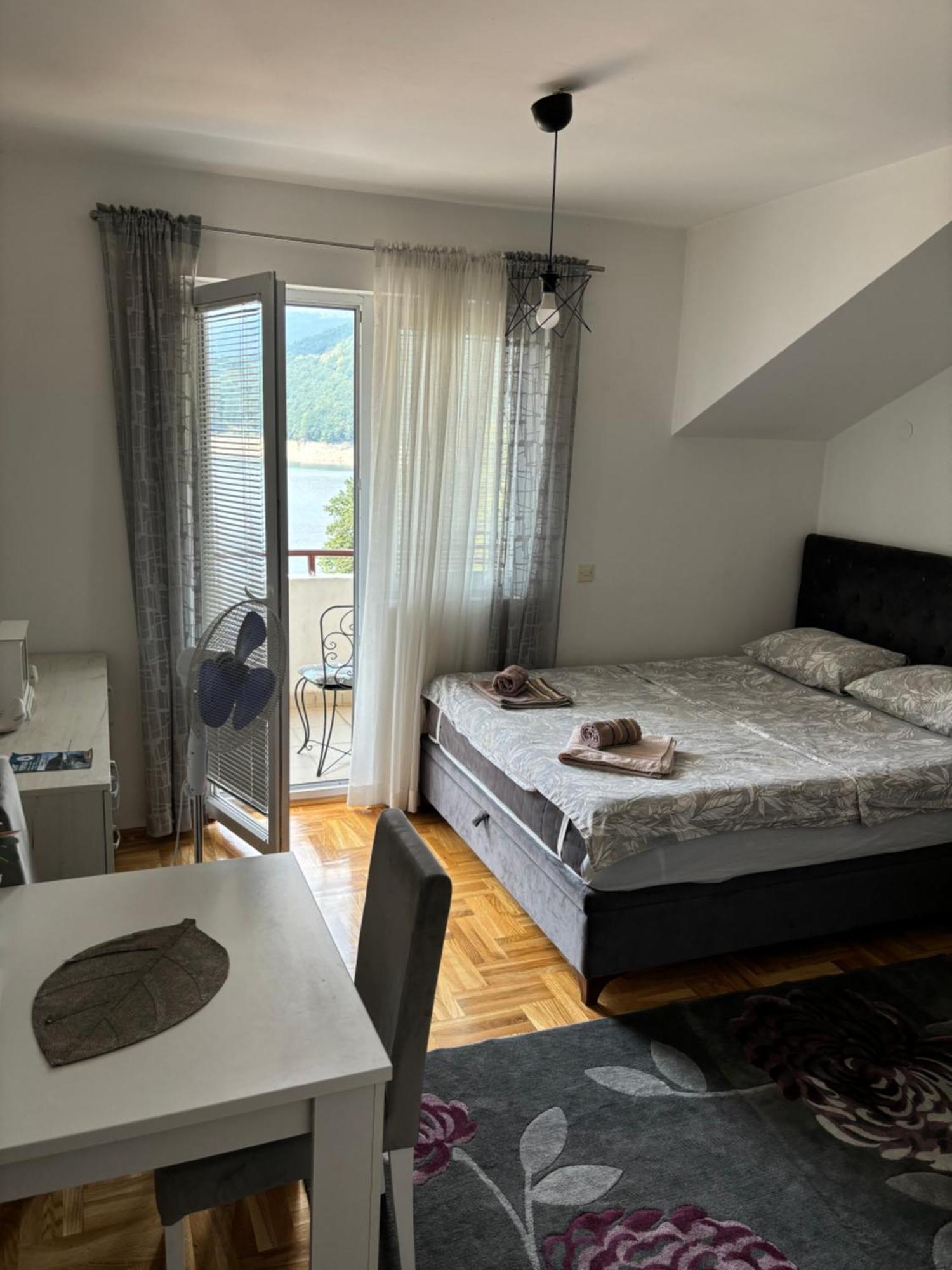 Zora Apartment 普卢日内 外观 照片