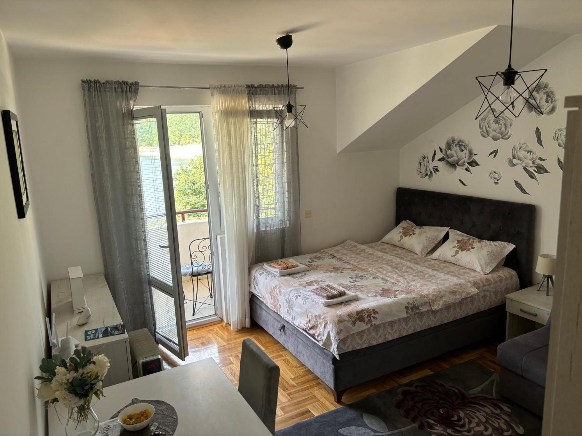 Zora Apartment 普卢日内 外观 照片