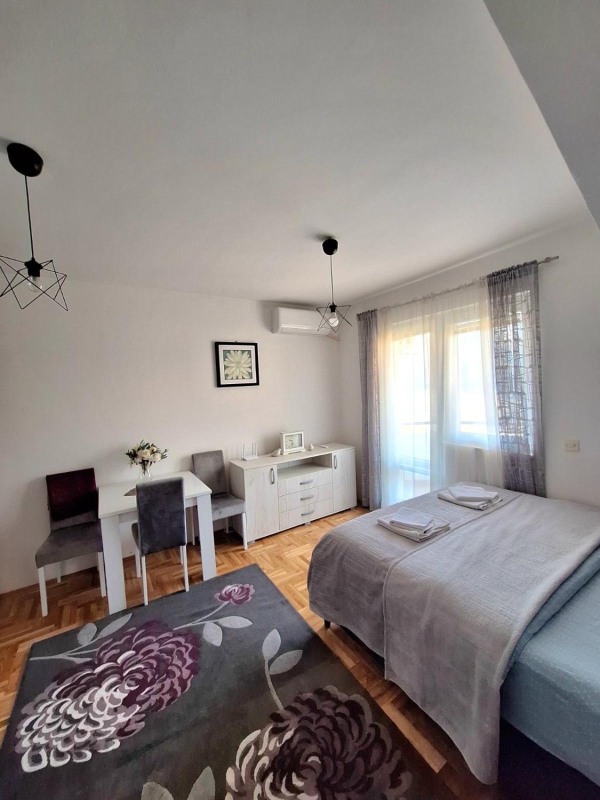 Zora Apartment 普卢日内 外观 照片