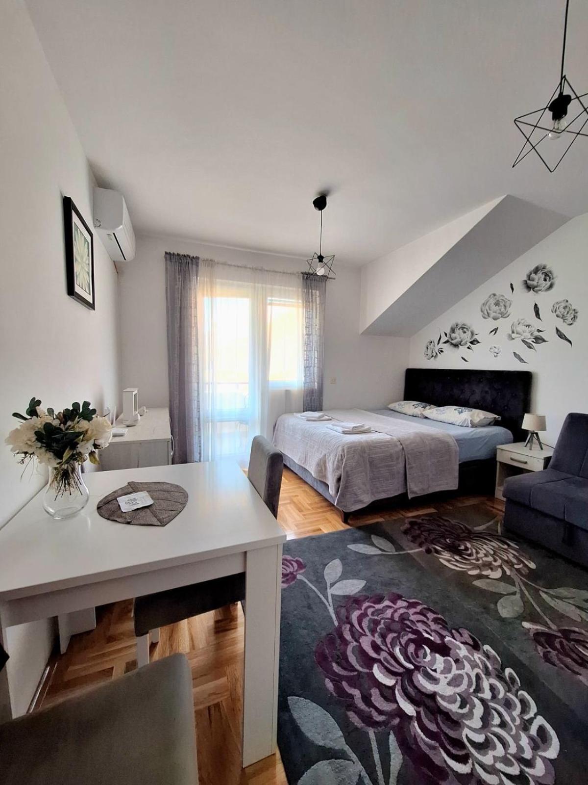 Zora Apartment 普卢日内 外观 照片